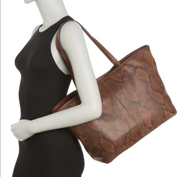💥NWT💥 Sam Edelman Nora Snakeskin Print Tote Bag - Picture 2 of 8